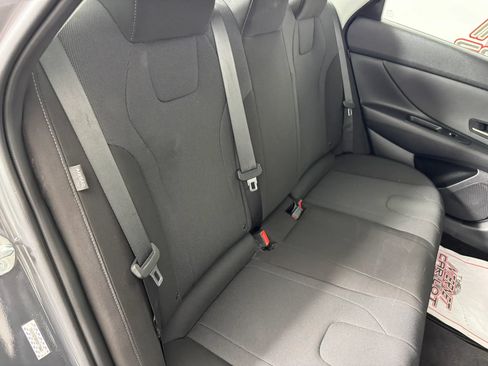Used 2024 Hyundai Elantra SE FWD image 32