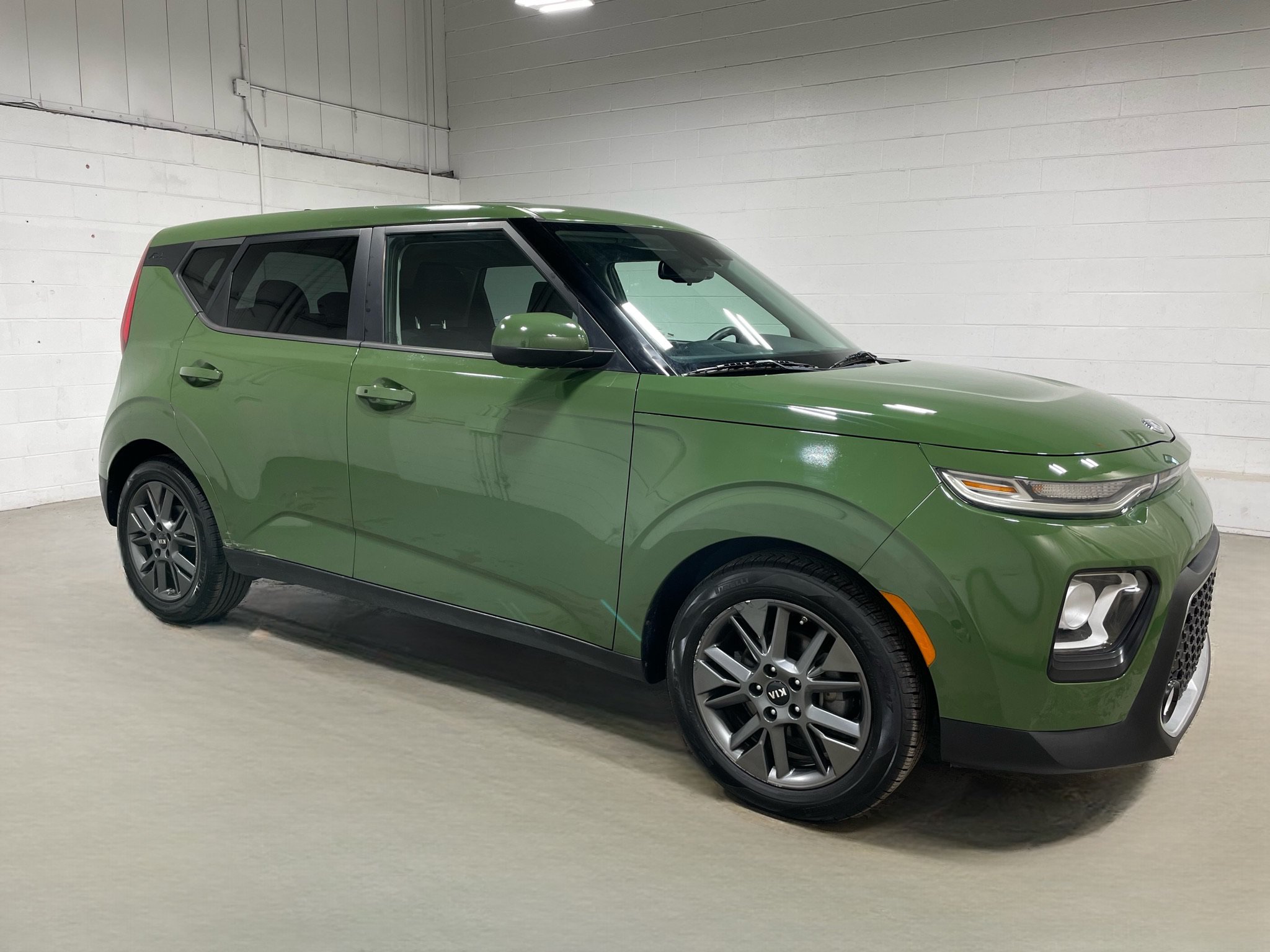 Used 2020 Kia Soul EX FWD image 2