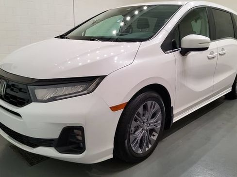 Used 2025 Honda Odyssey Touring image 6