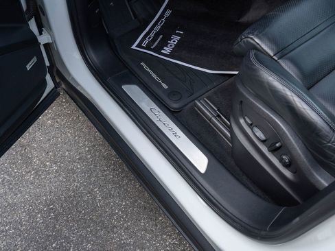 Certified 2023 Porsche Cayenne image 23