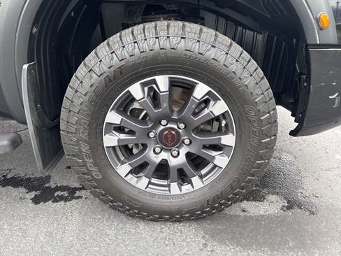 Used 2023 Nissan Titan PRO-4X w/ Pro-4x Convenience Package AWD/4WD image 9
