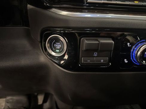 Used 2025 GMC Sierra 1500 Elevation image 27