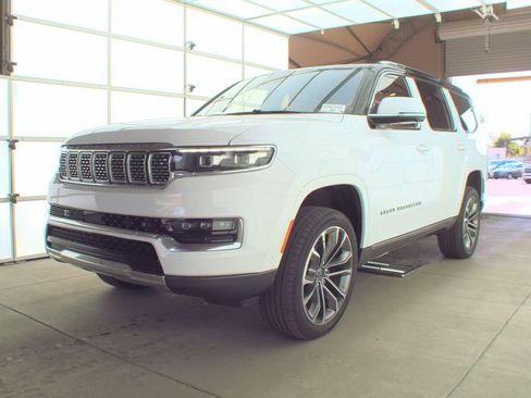 Used 2022 Jeep Grand Wagoneer Series III w/ Rear Seat Video Group 1 image 1