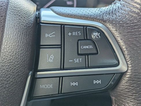 Used 2022 Toyota Sienna Platinum AWD/4WD image 26
