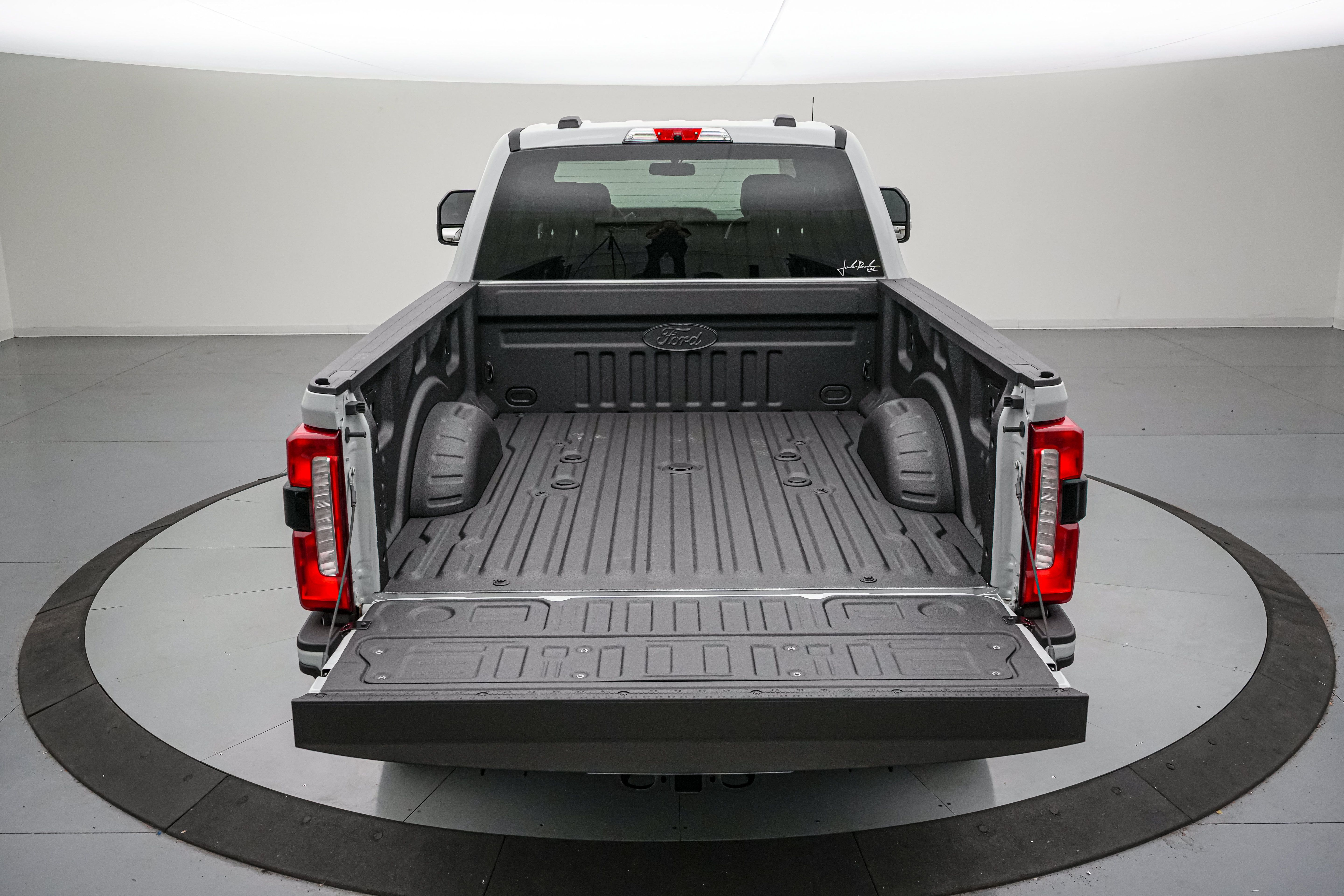 New 2026 Ford F250 XLT w/ XLT Premium Package AWD/4WD image 7