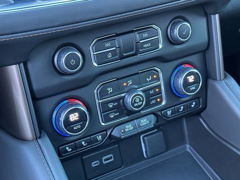 Used 2023 Chevrolet Tahoe High Country image 17