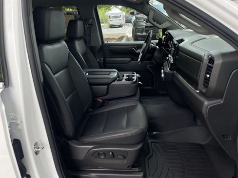 Used 2026 GMC Sierra 1500 SLT AWD/4WD image 31