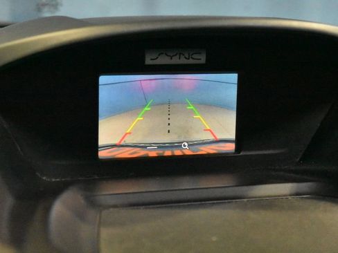 Used 2017 Ford Escape SE image 11