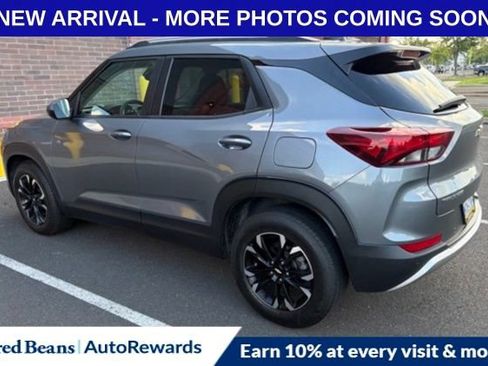 Used 2021 Chevrolet TrailBlazer LT w/ Convenience Package FWD image 5