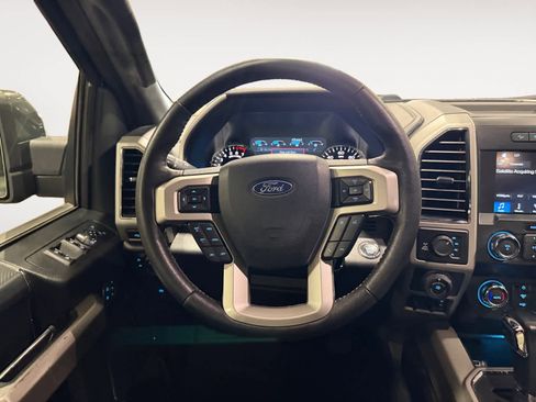 Used 2019 Ford F150 Lariat image 26