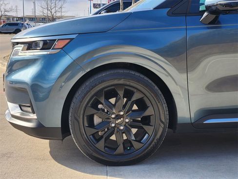 Certified 2024 Kia Carnival SX image 6