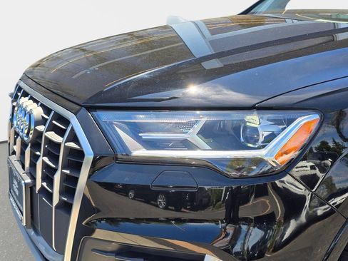 Used 2021 Audi Q7 2.0T Premium w/ Convenience Package AWD/4WD image 34