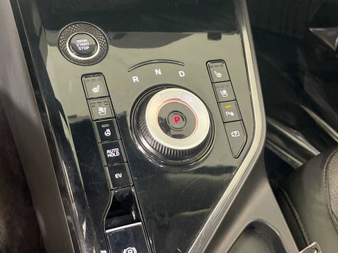 Used 2023 Kia Niro SX Touring image 17