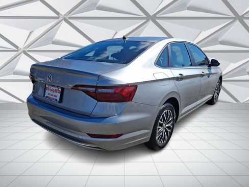 Used 2021 Volkswagen Jetta SE w/ SE Cold Weather Package image 10