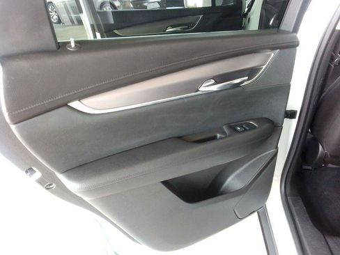 Used 2017 Cadillac XT5 Premium Luxury FWD image 19