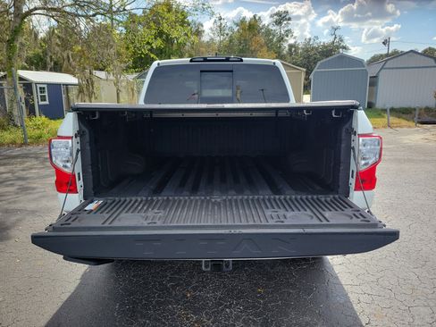 Used 2024 Nissan Titan SV w/ SV Convenience Package image 26