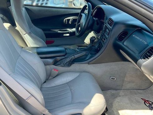 Used 1998 Chevrolet Corvette Coupe w/ Memory Pkg RWD image 19