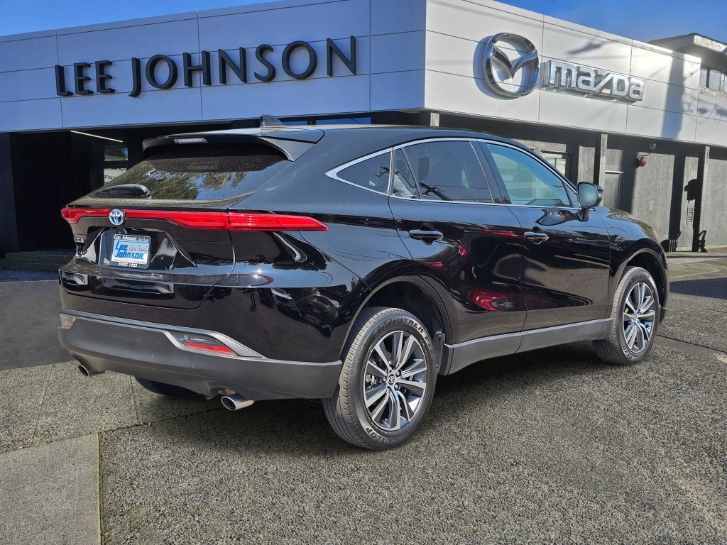 Used 2023 Toyota Venza LE AWD/4WD image 5