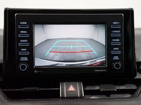 Used 2021 Toyota RAV4 LE FWD image 18
