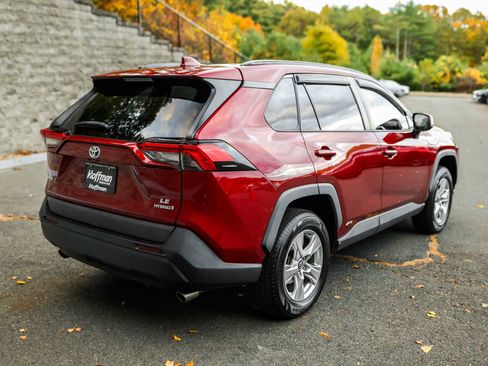 Certified 2020 Toyota RAV4 LE image 4