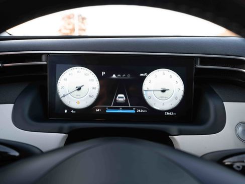 Used 2022 Hyundai Tucson Limited w/ Cargo Package image 16