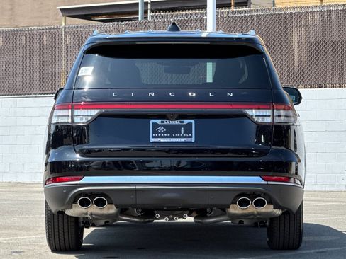 New 2025 Lincoln Aviator 2WD w/ Equipment Group 101A image 4