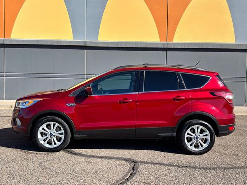 Used 2018 Ford Escape SEL image 3