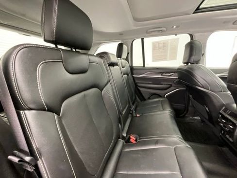 Used 2023 Jeep Grand Cherokee 4WD 4xe w/ Luxury Tech Group II image 15