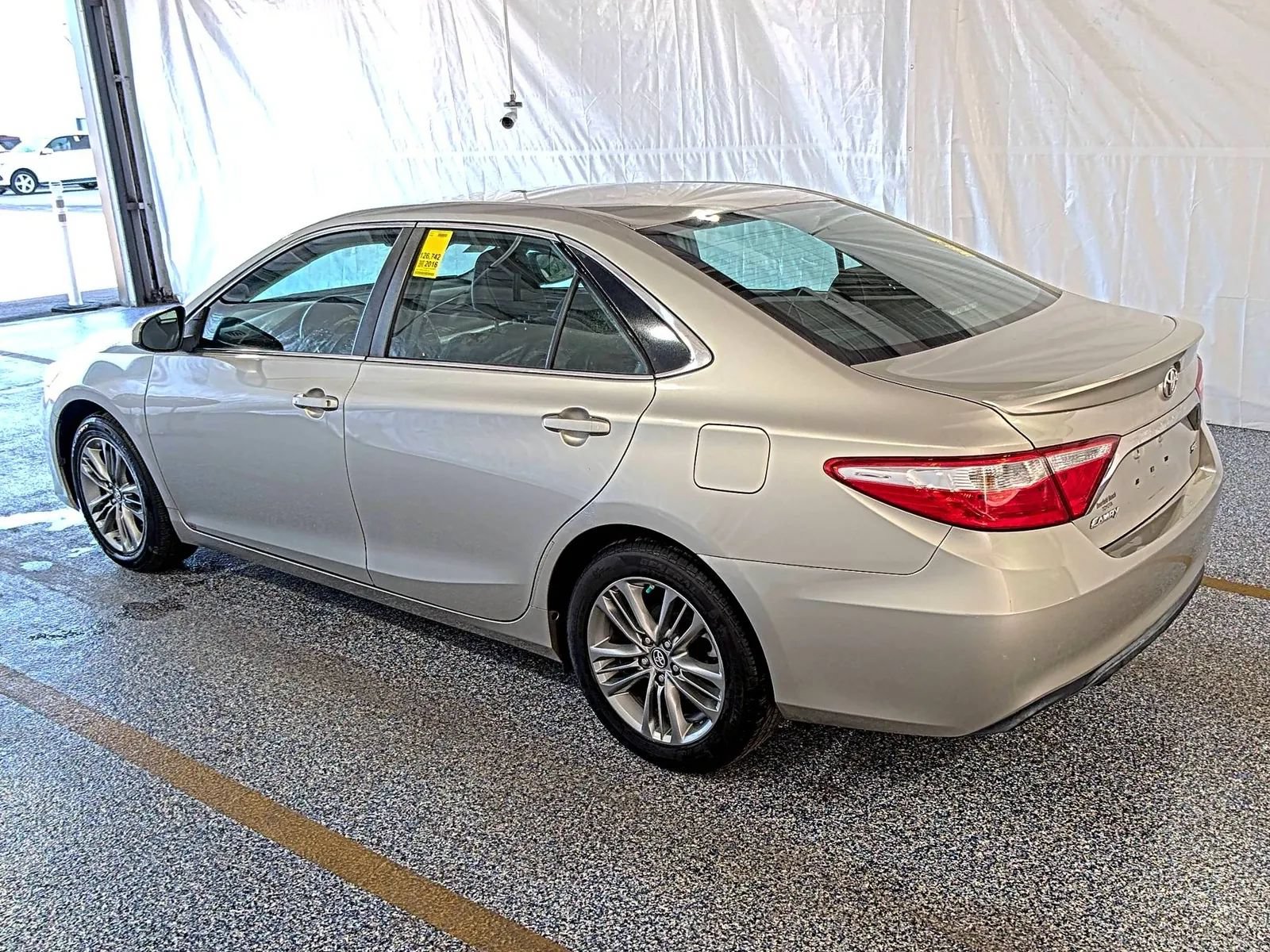 Used 2016 Toyota Camry SE FWD image 2