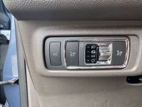 Used 2022 Lincoln Corsair AWD w/ Premium Package image 19