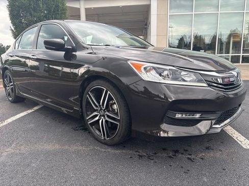 Used 2016 Honda Accord Sport image 3
