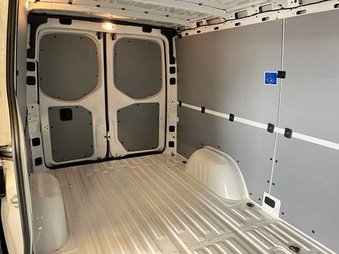 Used 2025 Mercedes-Benz Sprinter 2500 image 14