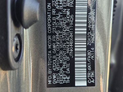 Used 2021 Toyota C-HR XLE image 27