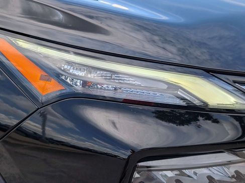 Used 2024 Nissan Rogue S FWD image 5