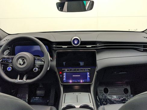 Used 2024 Maserati Grecale GT image 47