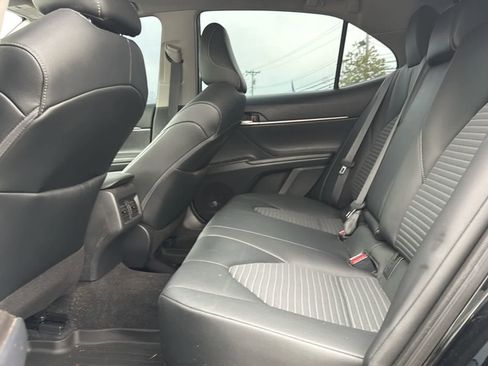 Used 2022 Toyota Camry SE w/ Cold Weather Package FWD image 15