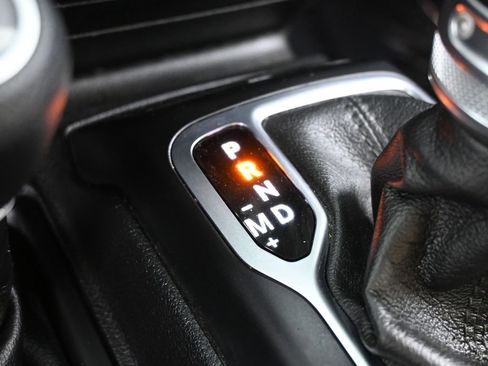 Used 2020 Jeep Wrangler Sport image 25