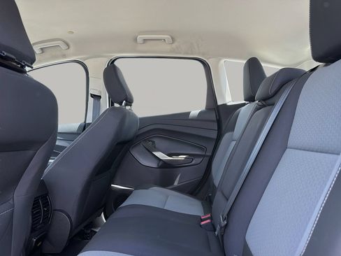 Used 2018 Ford C-MAX SE FWD image 16