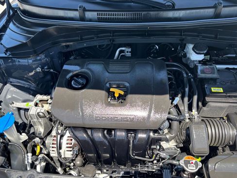 Used 2025 Kia Soul LX w/ LX Technology Package FWD image 30