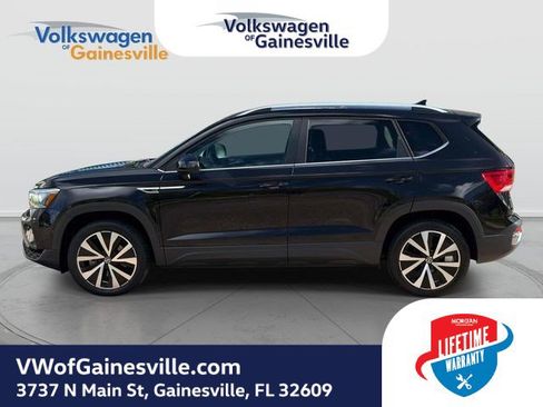 Used 2024 Volkswagen Taos SE FWD image 7