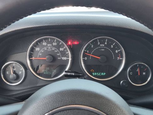 Used 2013 Jeep Wrangler Sport AWD/4WD image 16