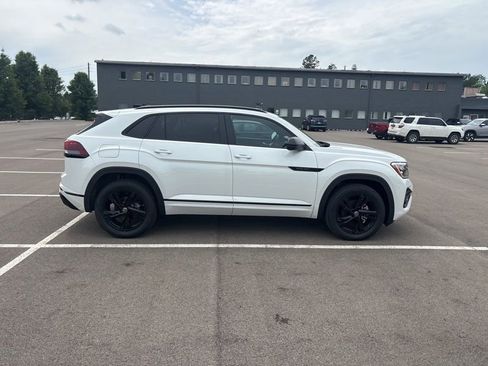 New 2026 Volkswagen Atlas Cross Sport SEL R-Line AWD/4WD image 2