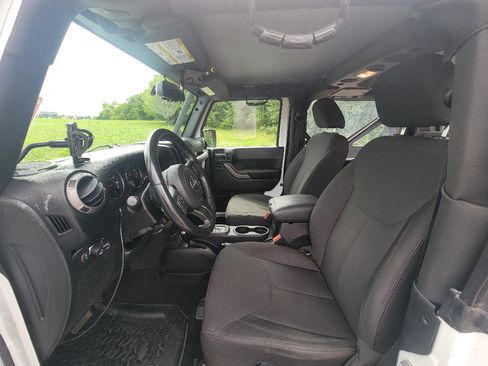 Used 2016 Jeep Wrangler Sport w/ Quick Order Package 24S AWD/4WD image 11