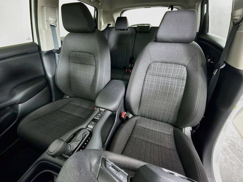 Certified 2027 Honda HR-V LX image 11
