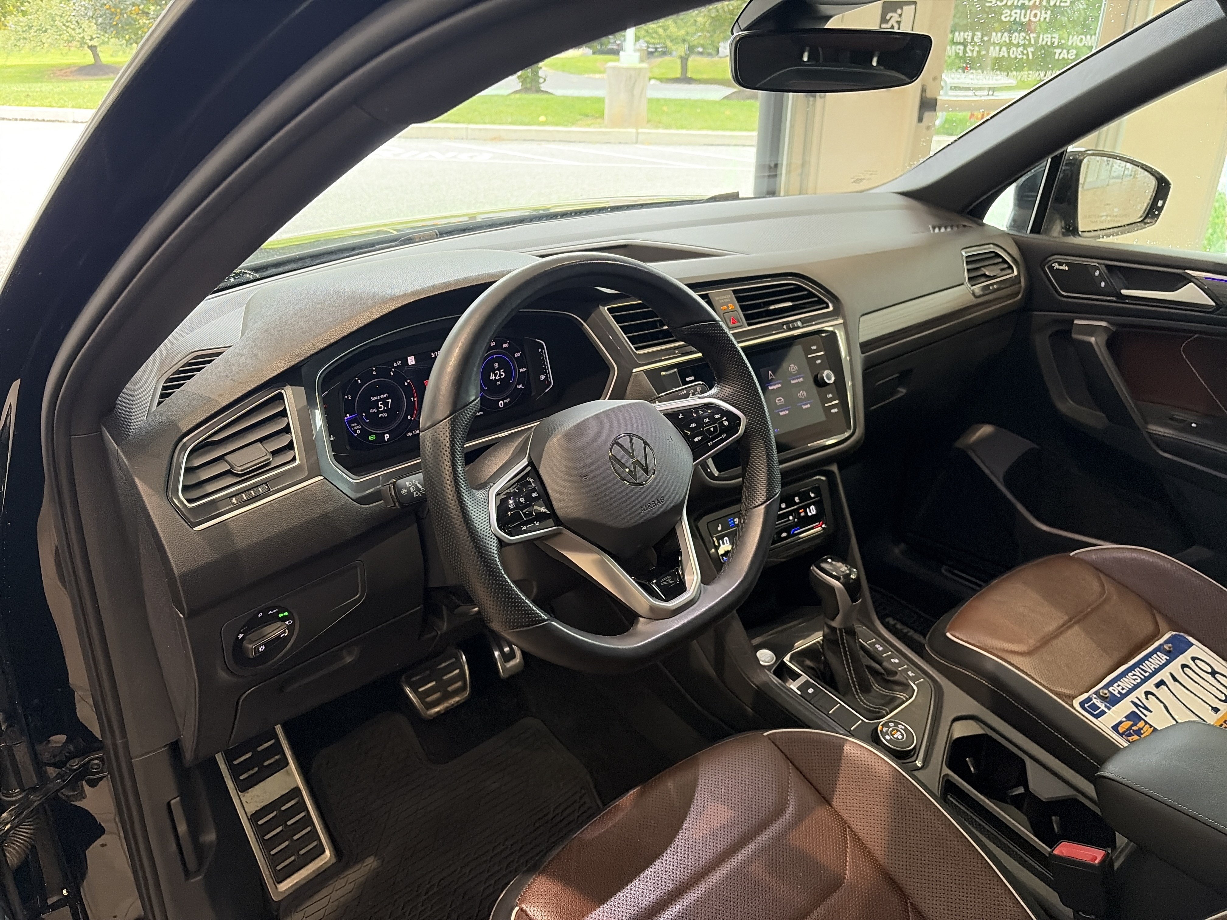 Used 2024 Volkswagen Tiguan SEL R-Line AWD/4WD image 18