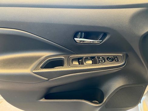 Used 2023 Nissan Versa SV image 8