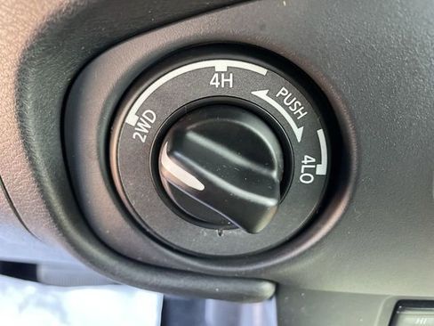 Used 2023 Nissan Frontier PRO-4X w/ Pro-4X Premium Package AWD/4WD image 23