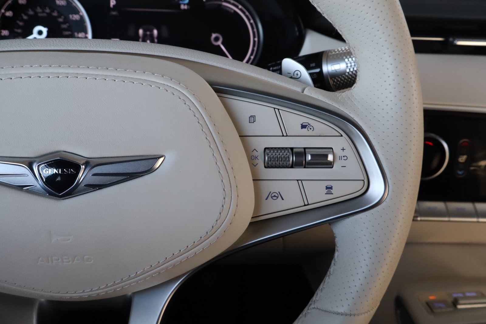 Used 2025 Genesis Electrified GV70 AWD/4WD image 25