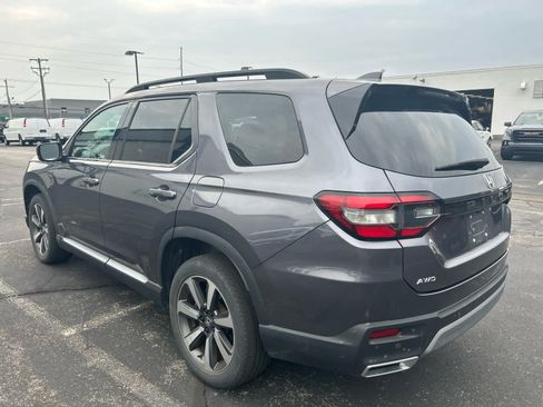Used 2023 Honda Pilot Elite image 2