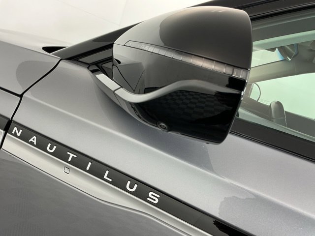 Used 2024 Lincoln Nautilus Reserve w/ Equipment Group 202A AWD/4WD image 11